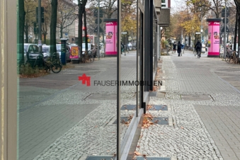 MITTE -180m² VIEL SICHTBARKEIT- TRENDIGE FLÄCHE MIT VIEL SCHAUFENSTERFRONT FÜR EUREN STORE 25,-€/ m², 10115 Berlin-Mitte, Bürofläche